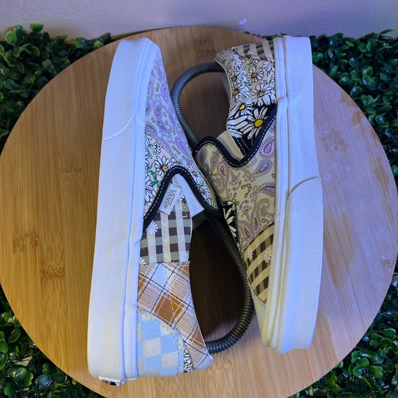 🔥 VANS MULTICOLOR CLASSIC SLIP-ON “ MEADOW PATCHWORK “ SHOES WOMENS 7.5 MENS 6 - Picture 6 of 10
